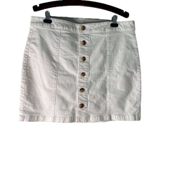 LOFT Dresses & Skirts - 🎉HP🎉 Loft Denim Jean Mini Pencil Skirt White Size 16 Minor Flaw
